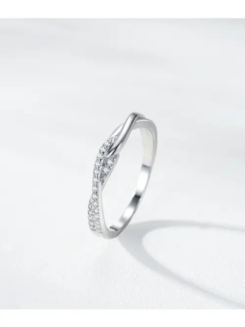 Anel em Prata 925 com Zircónias – Elegância Empilhável